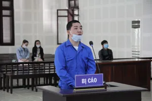 Bị chém từ việc rủ chơi bầu cua không được