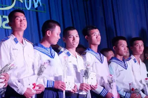 “Đón sinh nhật cùng đồng đội con rất vui, ba mẹ đừng lo nhé!“