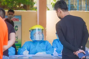 Đà Nẵng:2 người bay cùng chuyến với chuyên gia TQ mắc COVID-19