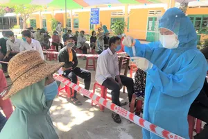 Bí thư Đà Nẵng: 'Chúng ta không thể đóng TP mãi được'