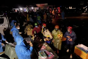 Đà Nẵng lập 2 tổ cấp cứu lưu động giúp bà con về quê, mở cửa hầm Hải Vân