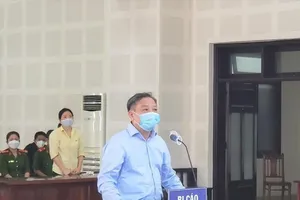 Đang xử vụ ‘đại gia’ cho vay 72 tỉ, ép ký nhận nợ 122 tỉ đồng