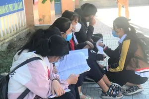 Đà Nẵng: 1 giáo viên mắc COVID-19, học sinh 4 lớp dừng học trực tiếp