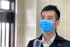 Giám đốc yêu cầu nhân viên tháo khẩu trang khi họp bị phạt 3 năm tù