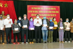 Trưởng Ban Nội chính Trung ương thăm, chúc Tết người dân ở Quảng Nam