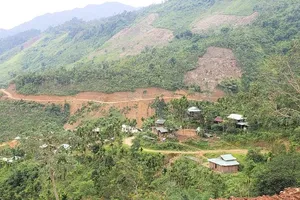 Trai, gái muốn nên vợ thành chồng phải ăn hết nắm cơm và con gà