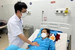 Đà Nẵng: Cứu sống sản phụ mắc COVID-19 bị ngộ độc thuốc tê 