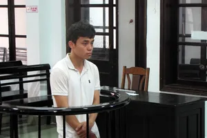 Đi ôn thi, nam sinh viên nổi lòng tham, thành đạo chích