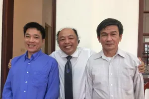 Vụ sà lan tông sập cầu Ghềnh, 2 bị cáo được tại ngoại