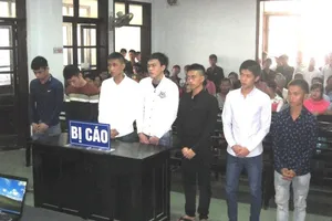 Nhóm thanh niên hùng hổ chém nhầm người lãnh án