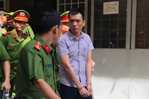 1 cựu cán bộ công an hầu tòa về tội gián điệp