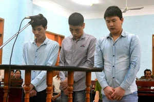 Vụ giết người tại Bar Wonder: Bị cáo lên cơn co giật