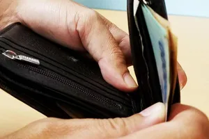 Trộm hơn 500.000 đồng, lãnh 6 tháng tù giam