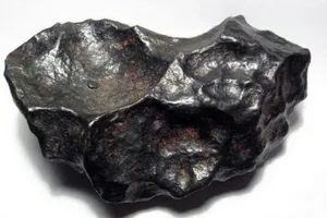 Suýt mất tiền tỉ vì mua đá thiên thạch