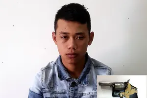 Mâu thuẫn qua Facebook, thiếu niên dùng súng bắn chết học sinh