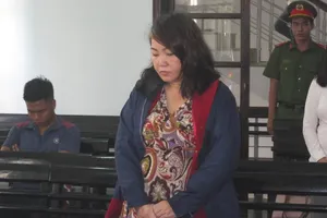 Con gái lừa bán nhà của cha mẹ lãnh 7 năm tù