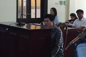 Bị cáo được ngồi khai suốt phiên tòa