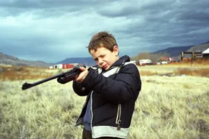 Nghịch súng kíp, bé 10 tuổi bắn bạn tử vong