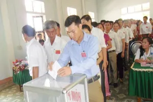 Hơn 20 người họ hàng cùng làm 'quan' một xã là do... lịch sử để lại