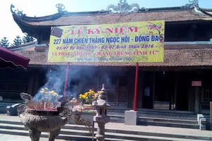 Phát thẻ ấn 'Quang Trung linh từ' tại lễ kỷ niệm chiến thắng Ngọc Hồi-Đống Đa