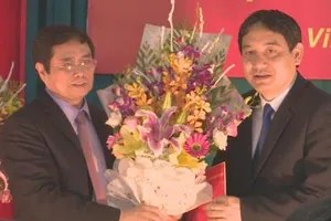 Ông Nguyễn Đắc Vinh giữ chức Bí thư Tỉnh ủy Nghệ An