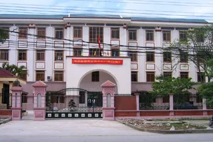 Một doanh nghiệp kiện giám đốc sở về đấu thầu thiết bị