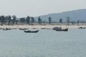 5 ngư dân Kỳ Anh cùng 2 con tàu đang mất liên lạc trên biển