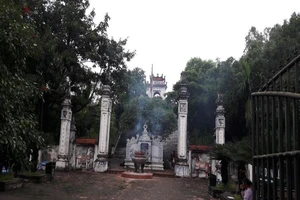 Truy bắt kẻ trộm tiền trong 7 hòm công đức đền Cuông 