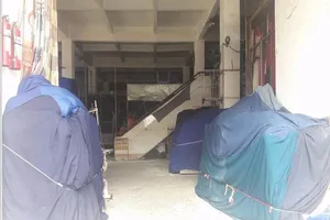 Hàng trăm tiểu thương bãi thị phản đối hợp đồng mù mờ