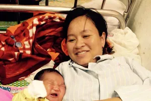 Bé trai vừa chào đời đã nặng gấp đôi trẻ khác
