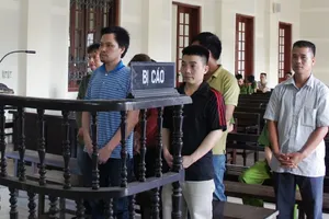 Viết di chúc bắt con cháu... trả nợ 