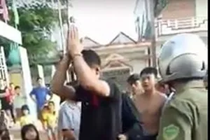 Xôn xao clip bắt nhầm người ở Quảng Bình
