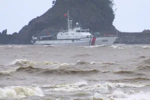 Huy động thêm thợ lặn tìm nạn nhân tàu VTP 26 mất tích