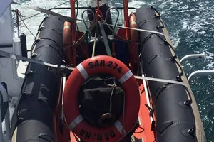 Cứu sống 17 ngư dân bị nạn trên biển