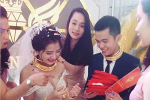 Xôn xao đám cưới trao biệt thự, xe hơi, 10 cây vàng