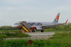 Máy bay bị sét đánh có vết xém đuôi ở TP Vinh 