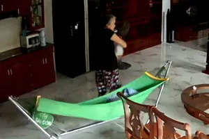 Osin bị tố bạo hành trẻ: 'Tôi lỡ tay ủi bé'