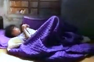 Hôn bé gái 13 tuổi, bị phạt 300.000 đồng