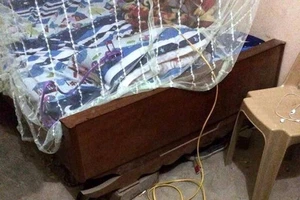 Học sinh chích điện nhân viên cây xăng để cướp