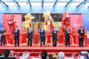 Phó Thủ tướng cắt băng khai trương Vinpearl Hà Tĩnh 