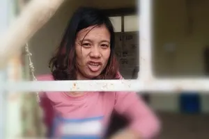 Cô gái câm hốt hoảng chạy vào nhà công an xã đã về nhà 