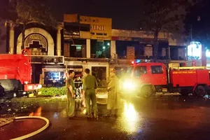 Nguyên nhân nổ cháy lớn tòa nhà, rung chuyển cả khu phố