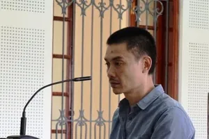 Chủ quán bắn chết người cầm dao dọa giết lĩnh 6 năm tù