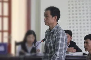 Đang bị điều tra về đánh bạc vẫn đi buôn heroin 