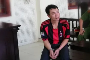 Đâm chết người vì khi nhậu bị nhắc nhở 'ngồi khoanh chân vào' 