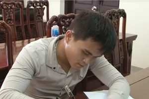 Khởi tố thanh niên hút cát trộm trên sông