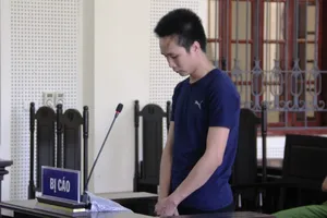 Ôm 300 triệu đi máy bay để mua ma túy 