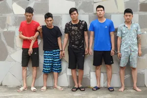 Bắt nhóm tội phạm Hải Phòng đi ô tô vào miền Trung lừa đảo