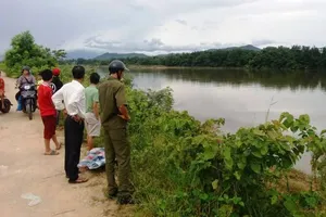 Thi thể thiếu tá quân đội nghỉ hưu trên sông