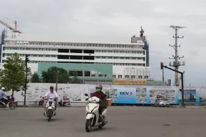 Bịt đường giao thông để xây bệnh viện cổ phần